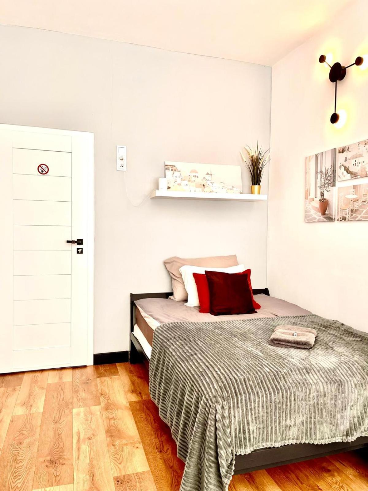 Super 1 Bed Room Condo In Warszawa Center Eksteriør billede